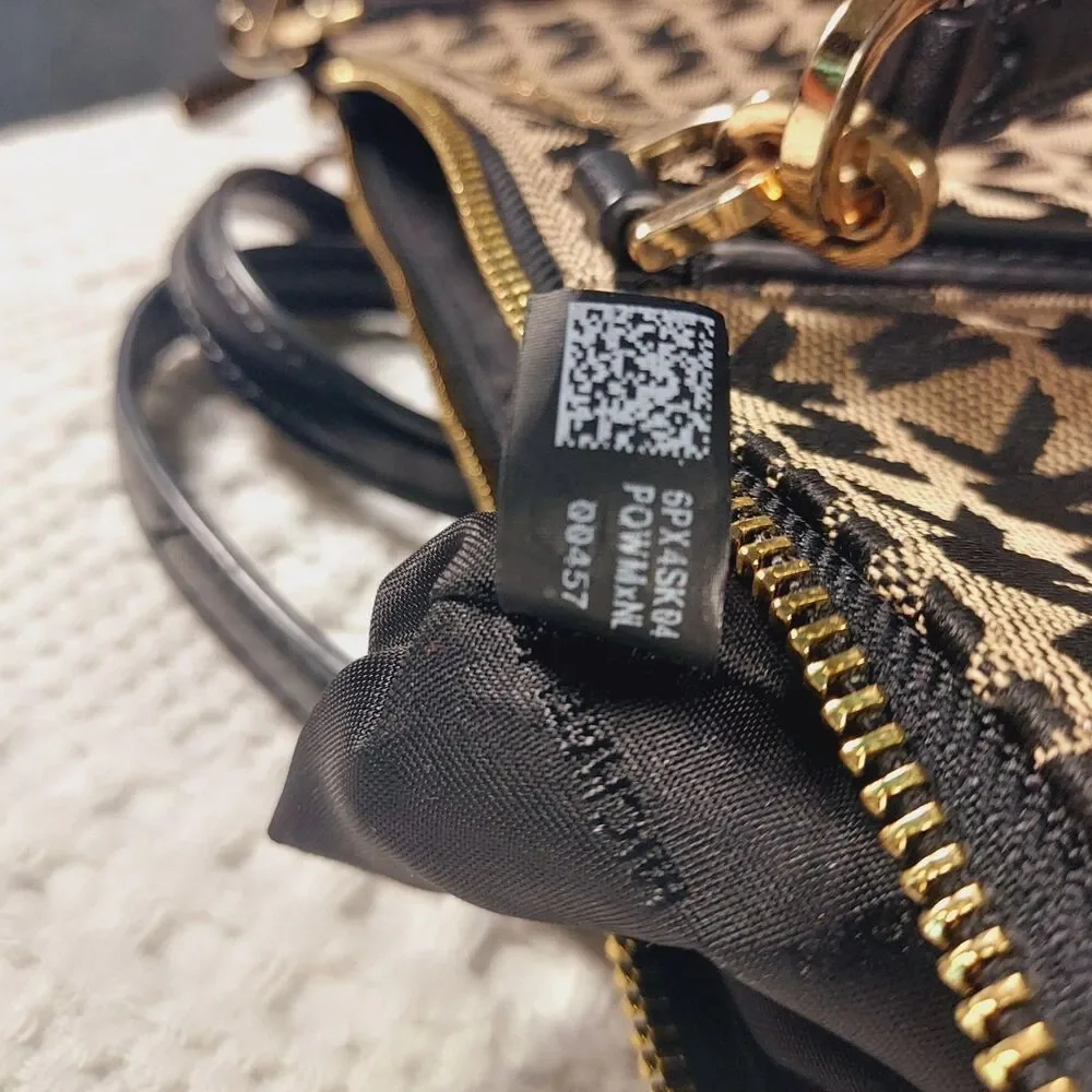 Michael Kors Signature Logo Tote Bag Beige Black Jet Set Gold Hardware Zip Top